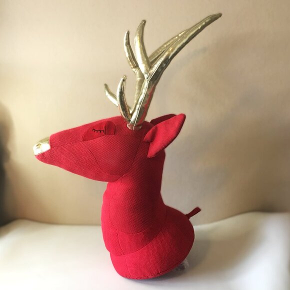 PLUSH RED REINDEER with Gold Antlers WALL DECOR 𐂂 - Picture 4 of 13